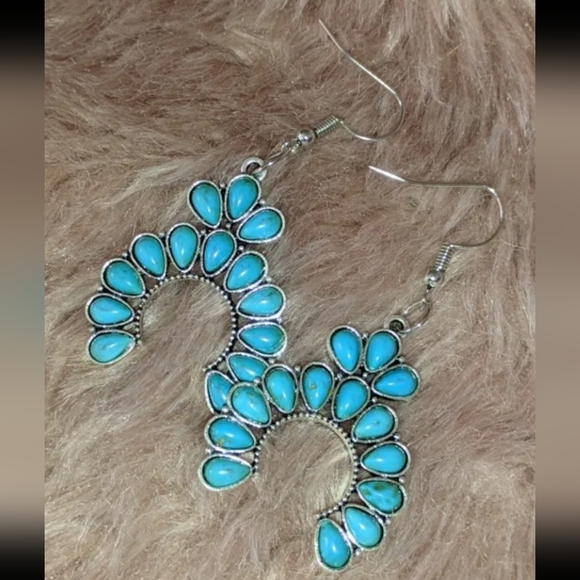🎁 Turquoise Necklace & Earring Set - Picture 4 of 12